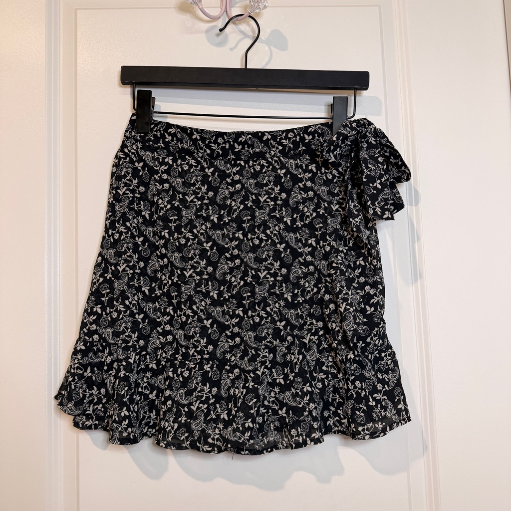 Hollister Black Mini Skirt With White Floral Print And Side Tie
